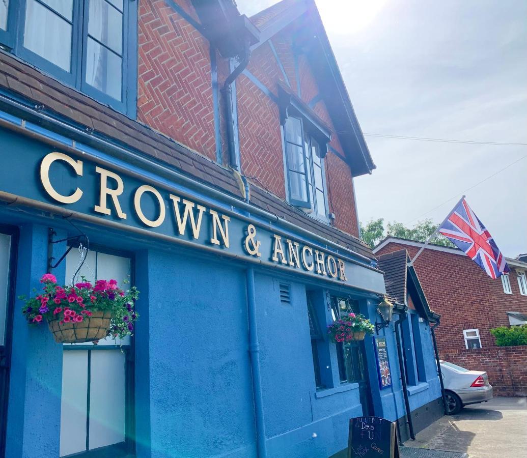 Отель Crown & Anchor Уокинг Экстерьер фото